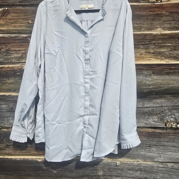 LOFT Sky Blue Casual Button Down Shirt - Picture 5 of 5